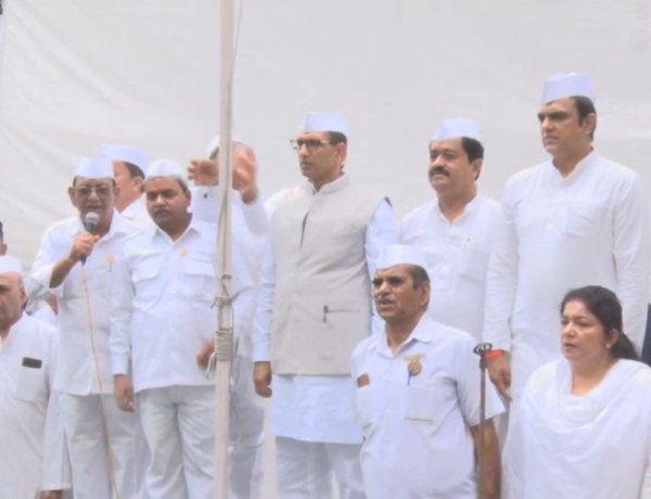 80वें स्वतंत्रता दिवस पर प्रदेश कांग्रेस कार्यालय में ध्वजारोहण, संविधान की रक्षा का लिया संकल्प