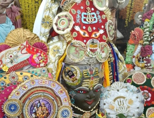 Mahakal Raksha Bandhan 2026 : रक्षाबंधन पर सबसे पहले महाकाल को बांधी राखी,  सवा लाख लड्डुओं का महाभोग