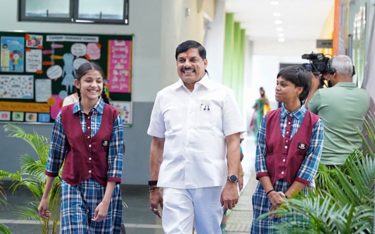 Bhopal में Sandipani School का निरीक्षण करने पहुंचे CM Mohan ने की शिक्षा व्यवस्था की सराहना