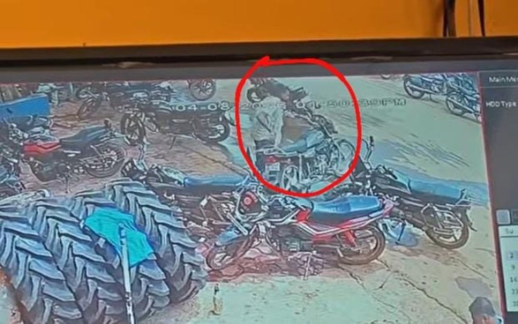आरोन में दिनदहाड़े स्टेट बैंक के सामने से बाइक चोरी, पुलिस की कार्यशैली पर उठे सवाल