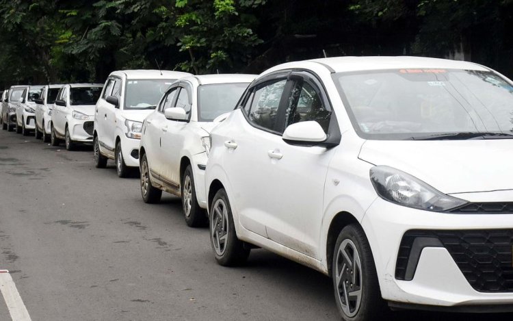 Bhopal Taxi Strike: आज भी बोर्ड ऑफिस चौराहे पर धरना, तय होगी आगे की दिशा