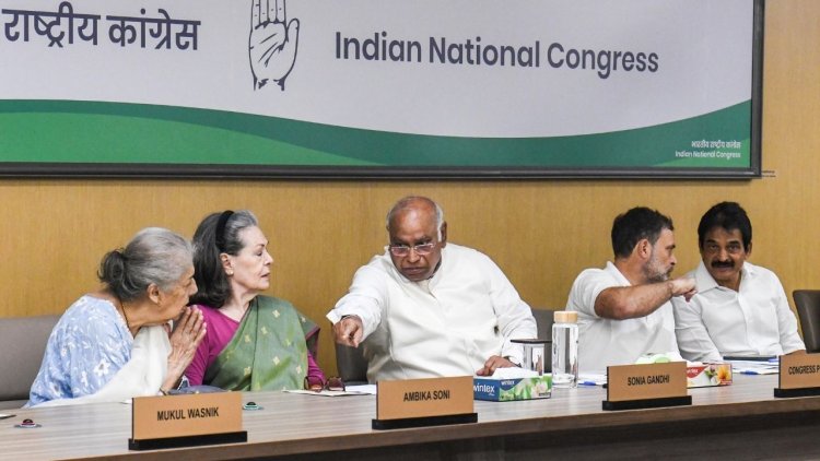 Vande Mataram का पहले दो पैरा ही गाएगी Congress, CWC की बैठक में पार्टी का रुख साफ