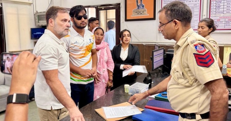 Pellet Gun Case FIR : 5 घंटे की धरना प्रदर्शन के बाद पैलेट गन मामले में FIR, राहुल ने कहा- ये न्याय का पहला कदम