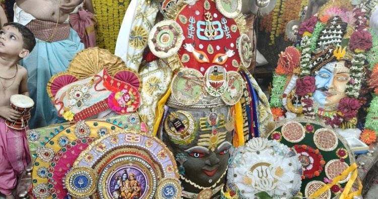 Mahakal Raksha Bandhan 2026 : रक्षाबंधन पर सबसे पहले महाकाल को बांधी राखी,  सवा लाख लड्डुओं का महाभोग