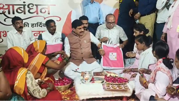 उज्जैन में सफाई मित्र बहनों ने CM को बांधी राखी मनाया रक्षाबंधन