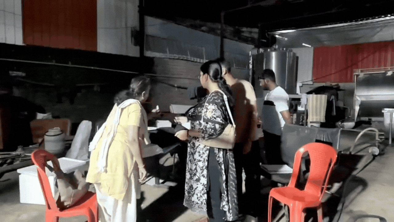 सीहोर में 25 क्विंटल पनीर जब्त, बैन के बाद भी बन रहा था एनालॉग पनीर