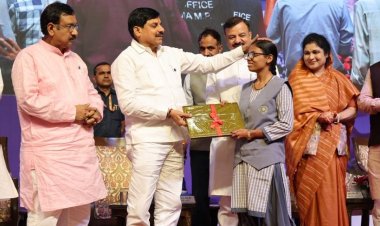 MP Laptop Scheme : मप्र के विद्यार्थियों को लैपटॉप के लिए मिले 304 करोड़, CM मोहन यादव ने राशि की ट्रांसफर