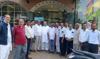 पचमढ़ी पहुंचे कांग्रेस जिला अध्यक्ष शिवाकांत पांडे : छात्रों से किया संवाद , राहुल गांधी के कार्यक्रम से जुड़ने का आह्वान