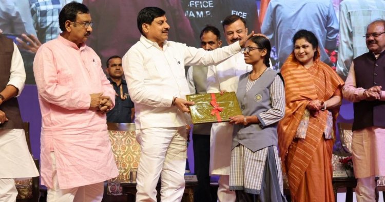 MP Laptop Scheme : मप्र के विद्यार्थियों को लैपटॉप के लिए मिले 304 करोड़, CM मोहन यादव ने राशि की ट्रांसफर