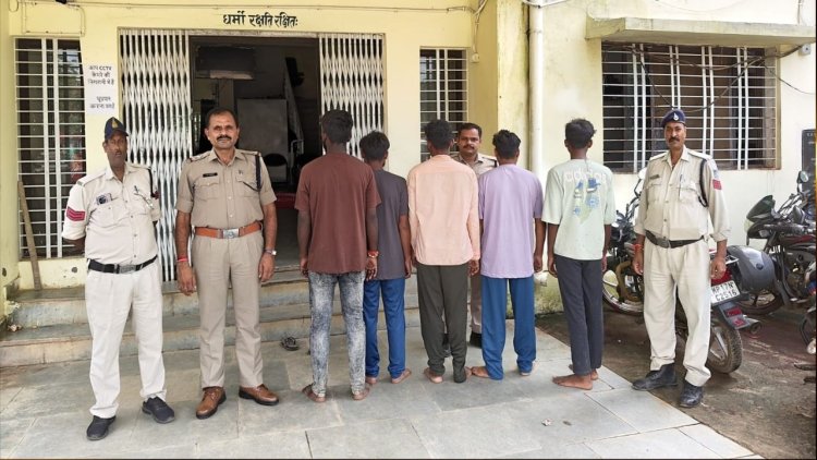 जमीन से सोना मिलने का दिया झांसा, पीतल के बिस्किट थमाकर 3 लाख ठगे; 5 आरोपी गिरफ्तार