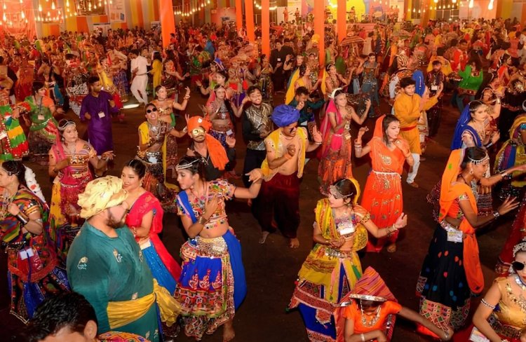 महाराष्ट्र में गरबा पंडालों में मुस्लिमों की ‘नो एंट्री’, VHP ने जारी की गाइडलाइन; आधार जांच और तिलक की बात