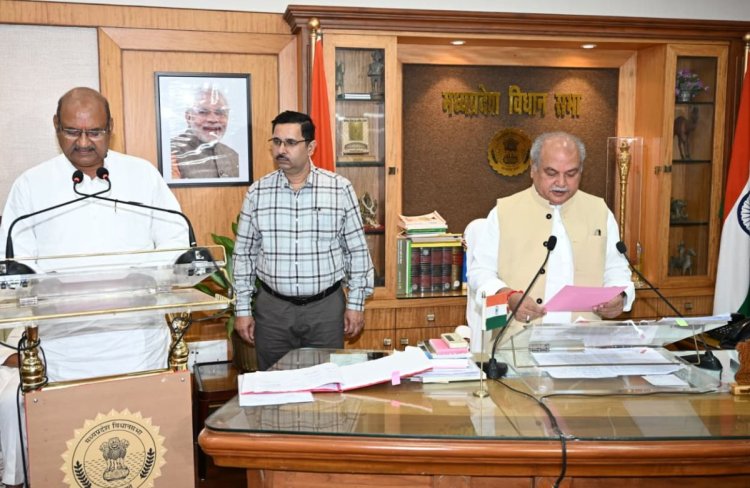 Ghanshyam Singh Oath : दतिया उपचुनाव जीत के बाद घनश्याम सिंह ने ली विधायक पद की शपथ