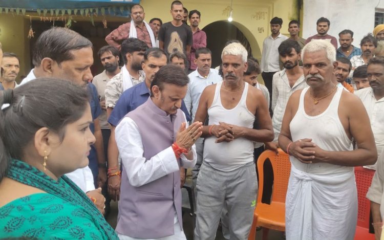सागर में पीड़ित परिवारों से मिले डिप्टी CM राजेंद्र शुक्ल, बोले- दोषियों को मिलेगी कड़ी से कड़ी सजा