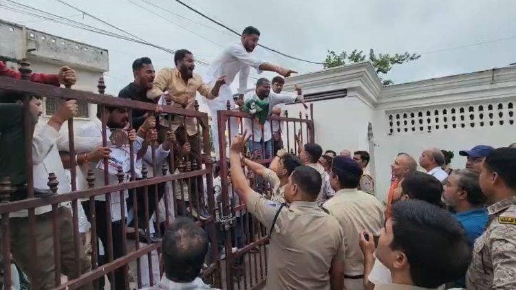 Rewa में Deputy CM के आवास का घेराव: Youth Congress कार्यकर्ताओं पर FIR, BJP ने IG कार्यालय पहुंचकर की कार्रवाई की मांग