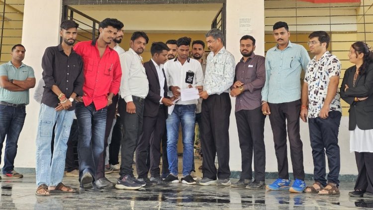 शाजापुर लॉ कॉलेज में 332% तक फीस बढ़ोतरी पर छात्रों का विरोध, कुलपति को भेजा शिकायत पत्र